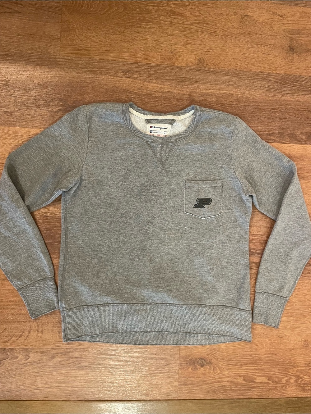 Champion Purdue Boilermakers Gray Pocket Crewneck Sweatshirt Woman’s Medium